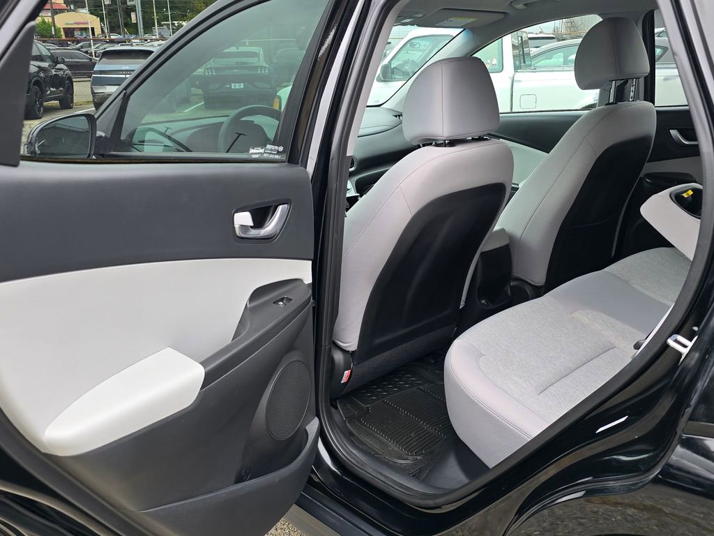 Used 2023 Hyundai Kona SE FWD image 13