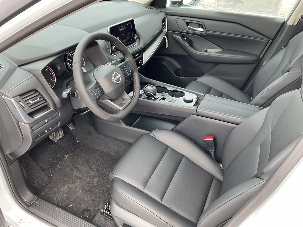 New 2026 Nissan Rogue SV w/ SV Premium Package AWD/4WD image 10