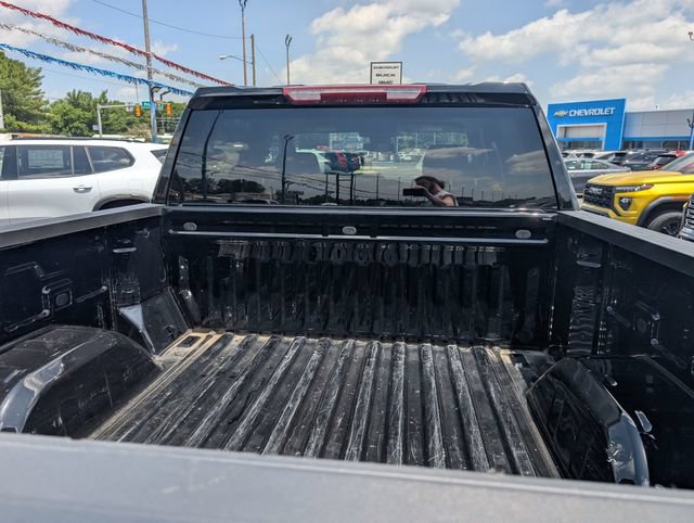 Used 2024 Chevrolet Silverado 1500 LT AWD/4WD image 9