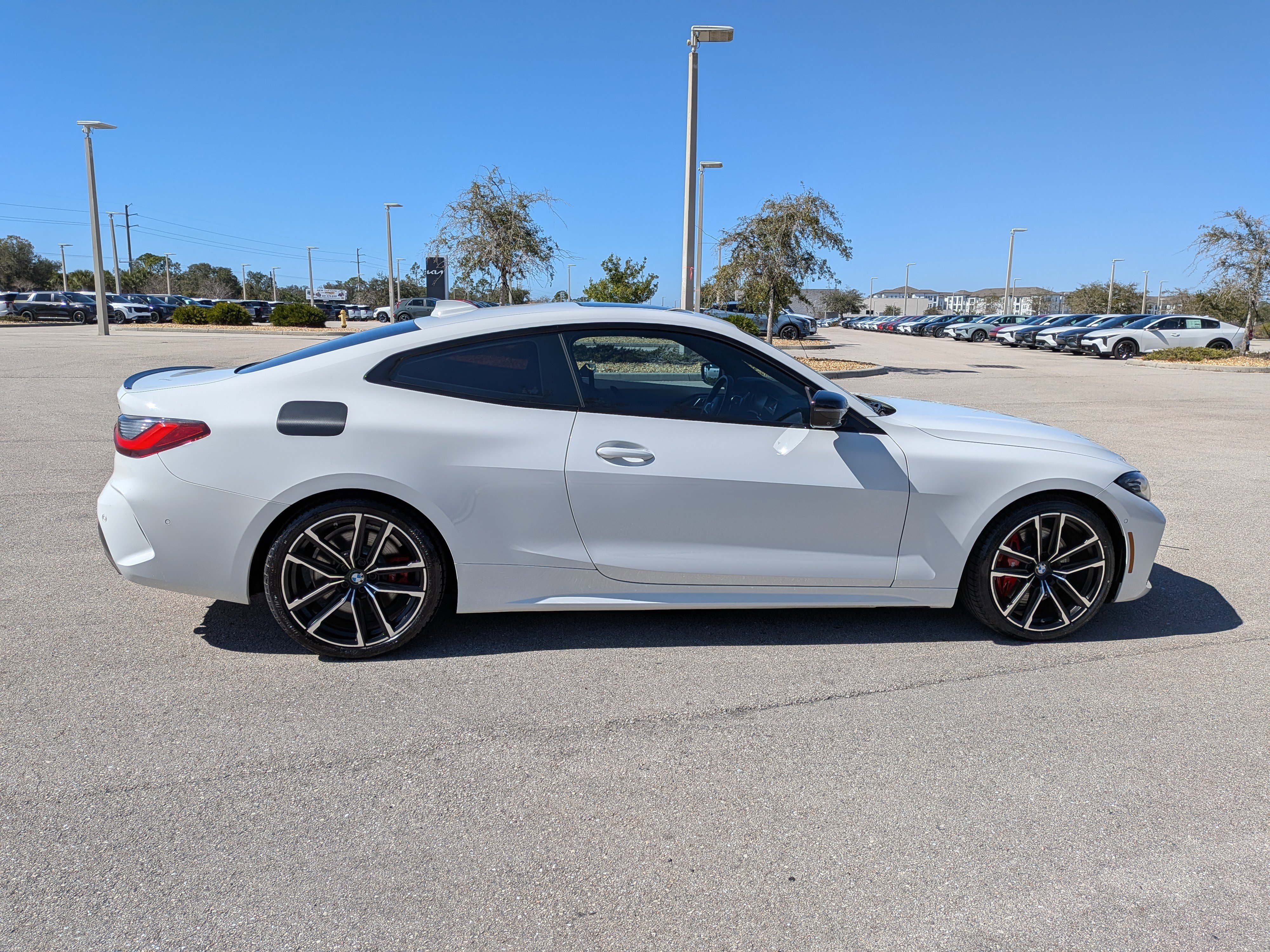 Used 2023 BMW 430i Coupe w/ M Sport Package image 4