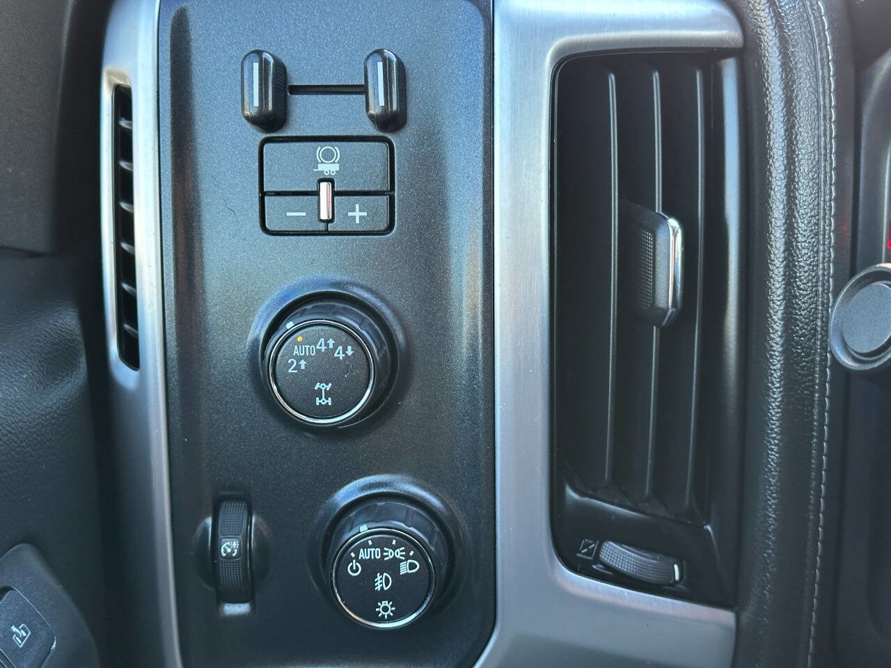 Used 2017 GMC Sierra 1500 SLT AWD/4WD image 41