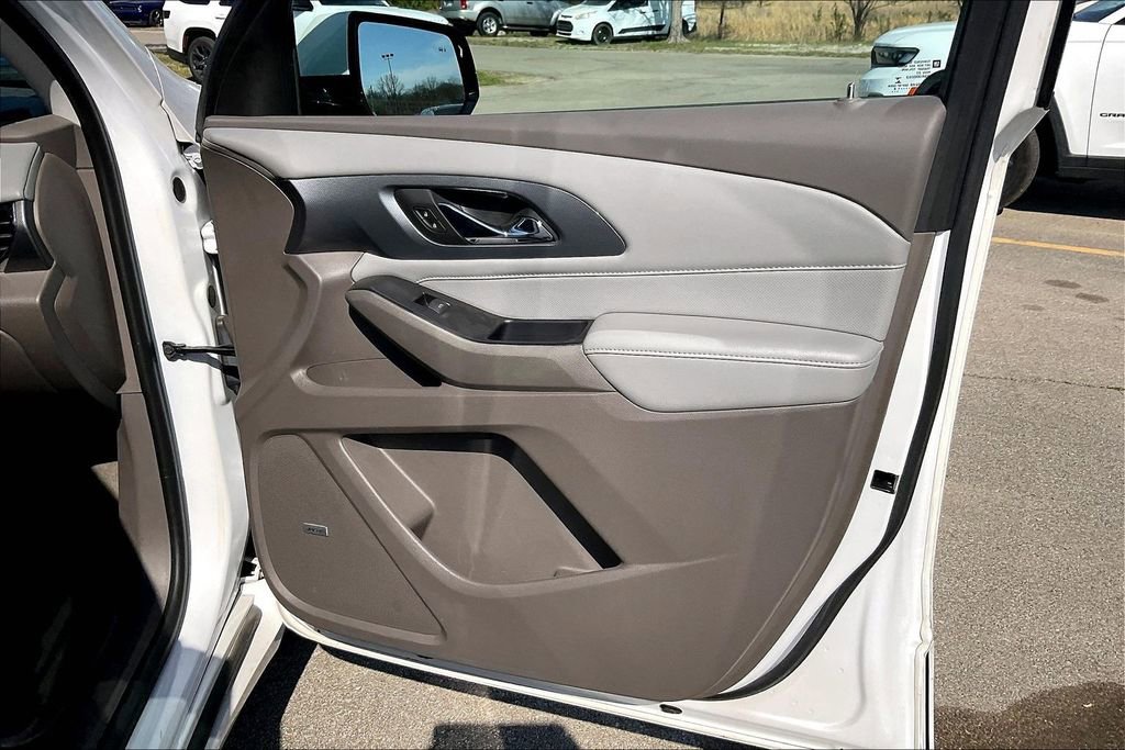 Used 2018 Chevrolet Traverse Premier w/ Driver Confidence II Package image 23