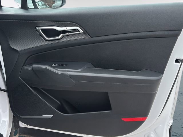 Certified 2025 Kia Sportage LX AWD/4WD image 10