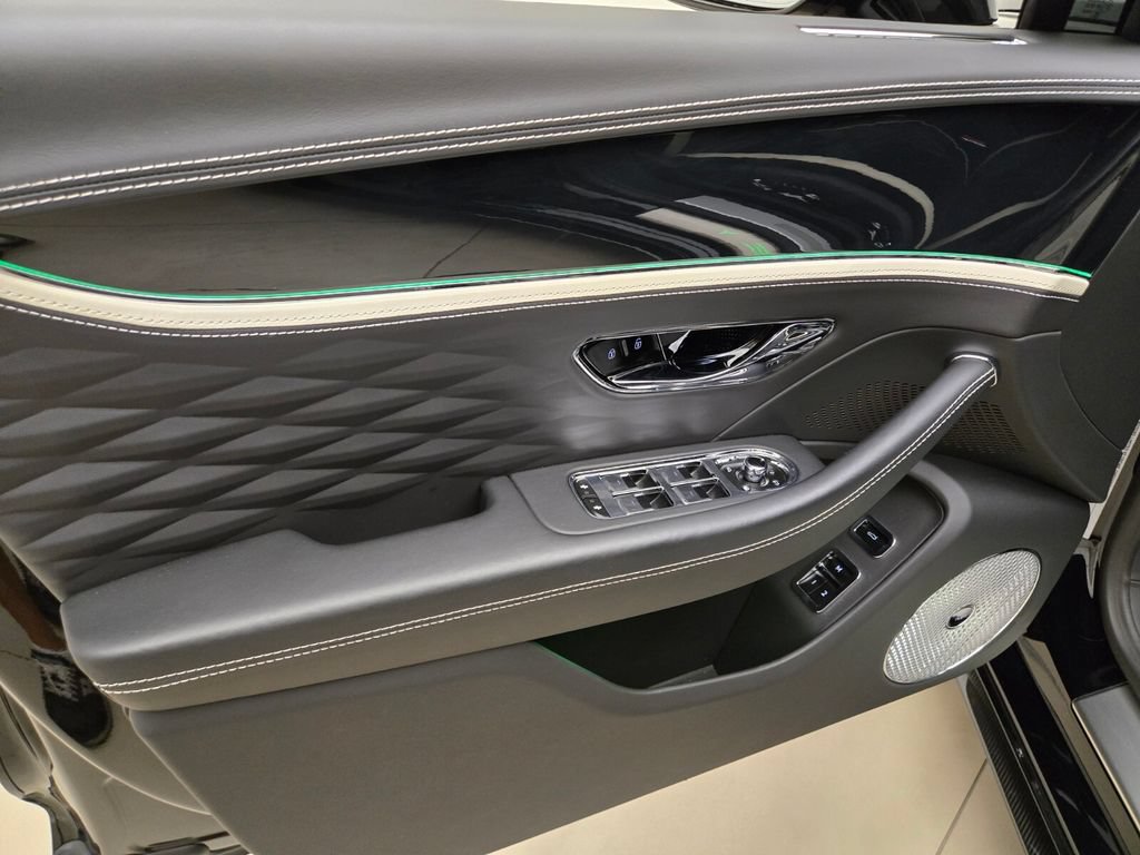 Certified 2024 Bentley Flying Spur W12 AWD/4WD image 30