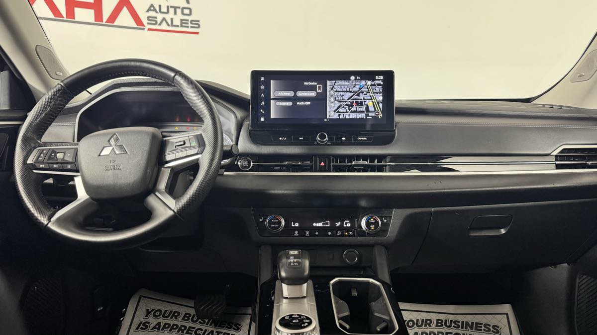 Used 2025 Mitsubishi Outlander SE FWD image 31