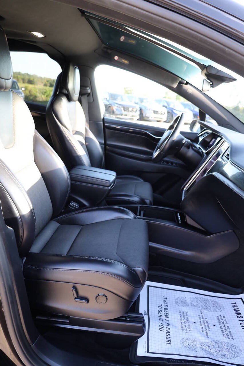 Used 2018 Tesla Model X 75D AWD/4WD image 15