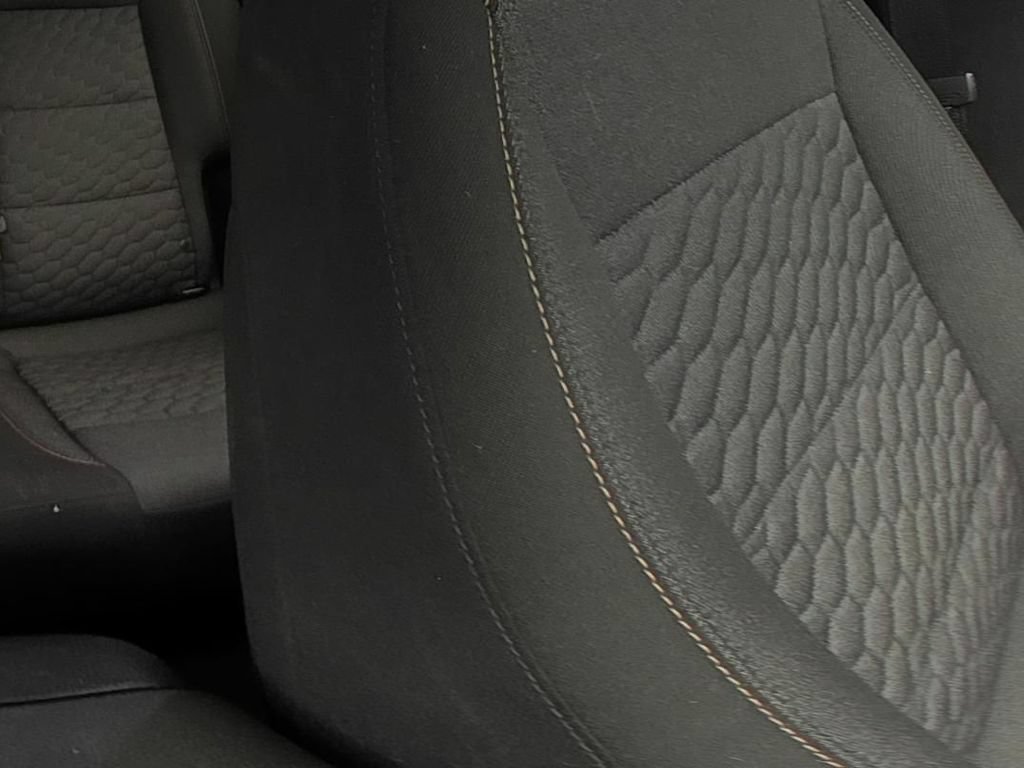 Used 2019 Chevrolet Equinox LT FWD image 14