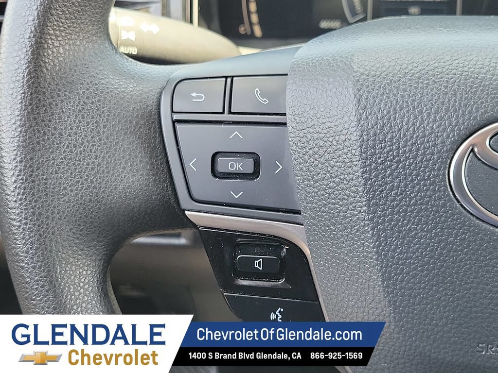 Used 2025 Toyota Camry LE FWD image 30