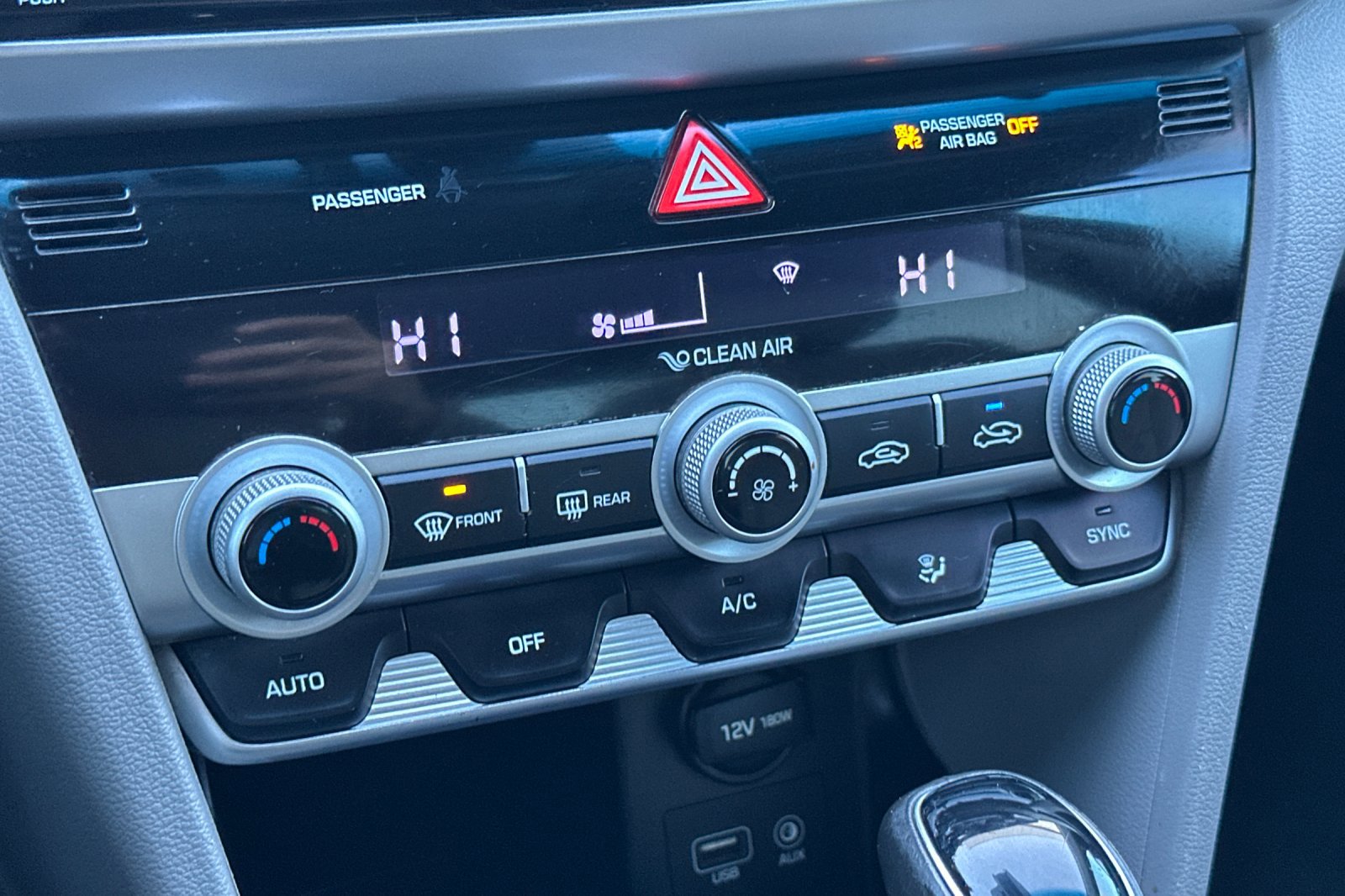 Used 2020 Hyundai Elantra Limited image 20