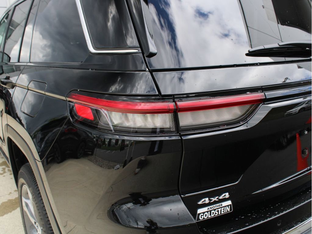 New 2025 Jeep Grand Cherokee Limited w/ Trailer Tow Package image 39