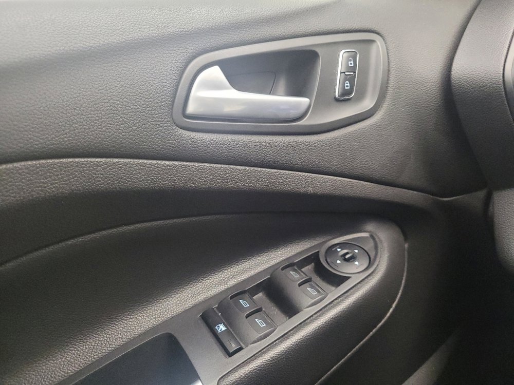 Used 2015 Ford Escape SE image 27