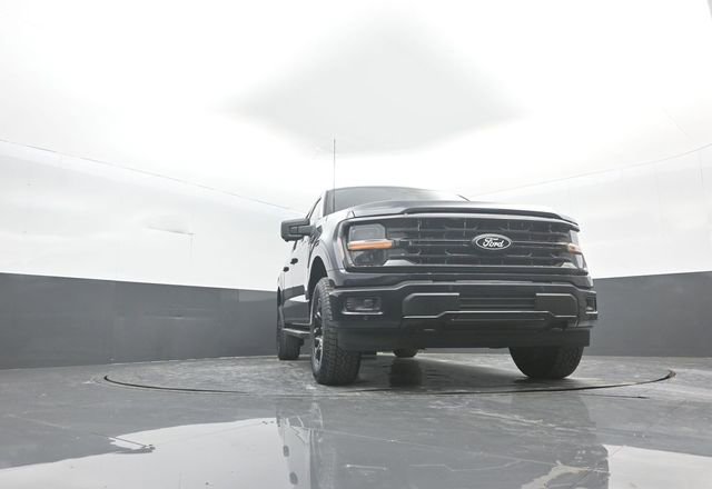 New 2026 Ford F150 XLT w/ Equipment Group 302A MID image 18