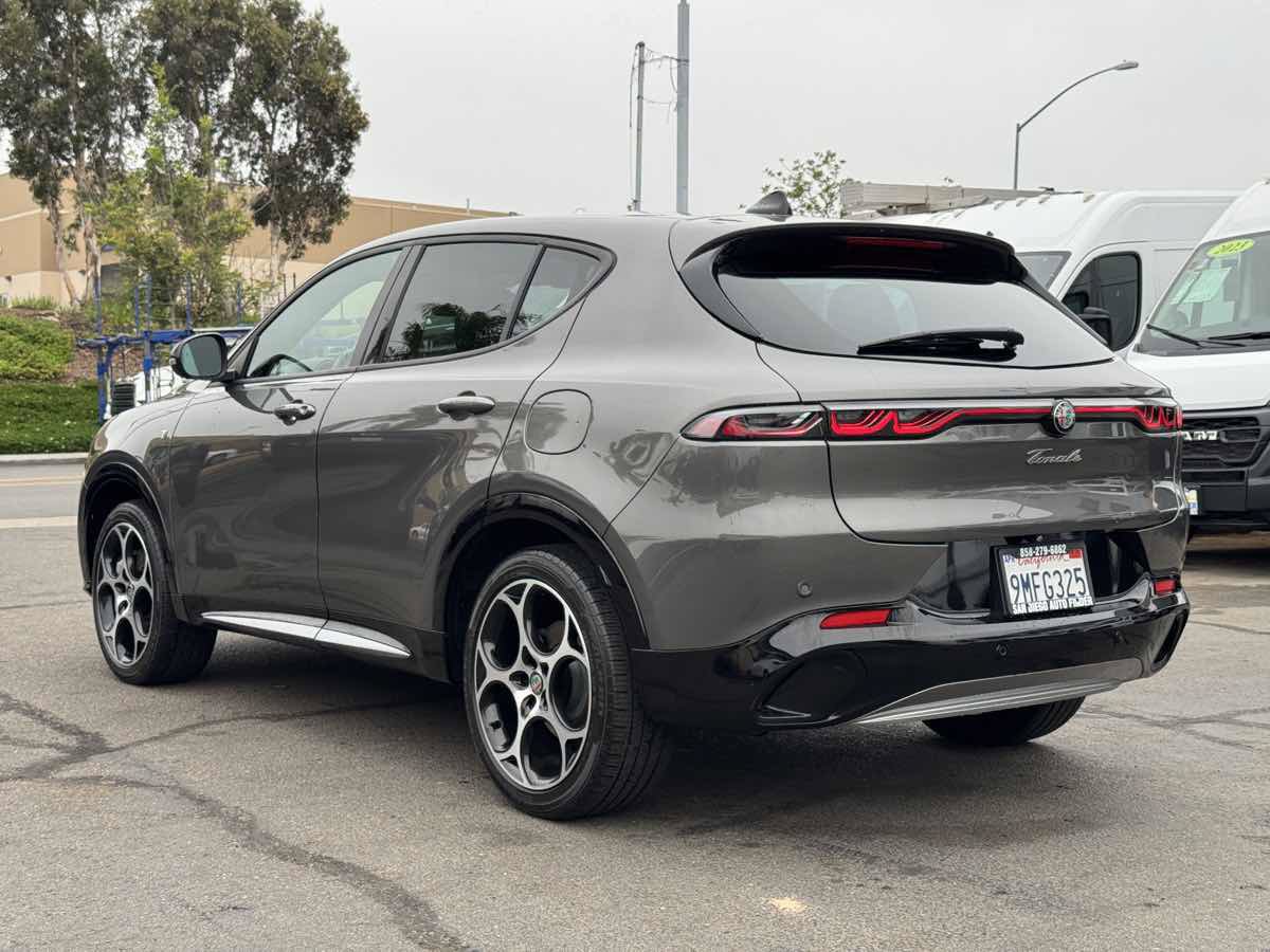 Used 2024 Alfa Romeo Tonale Ti w/ Premium Interior Package AWD/4WD image 12