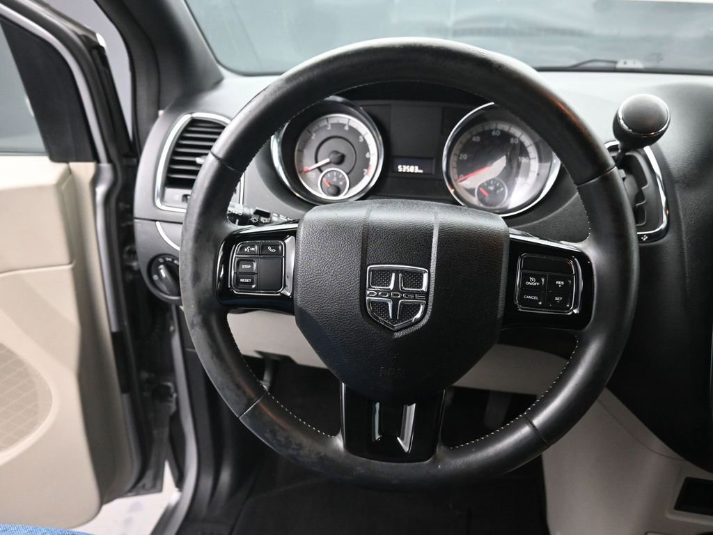 Used 2016 Dodge Grand Caravan SE image 20