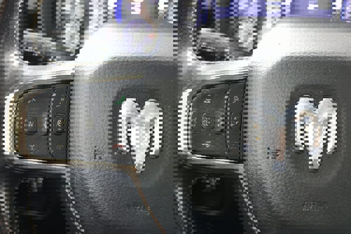 Used 2020 RAM 1500 Limited image 28