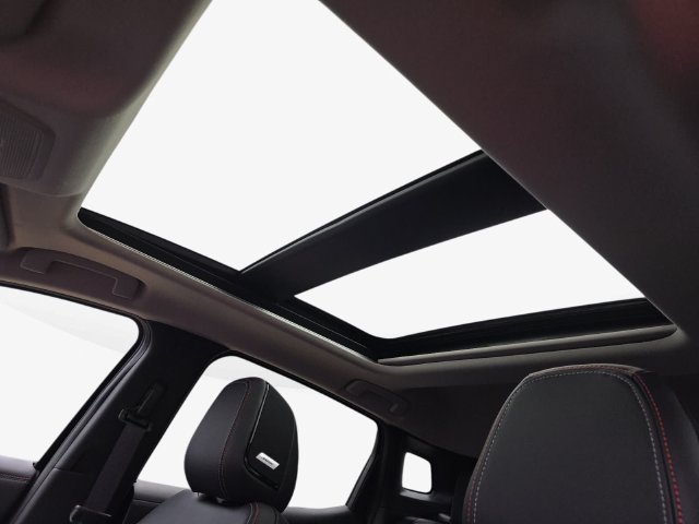 New 2027 Nissan Kicks SR w/ SR Premium Package FWD image 31
