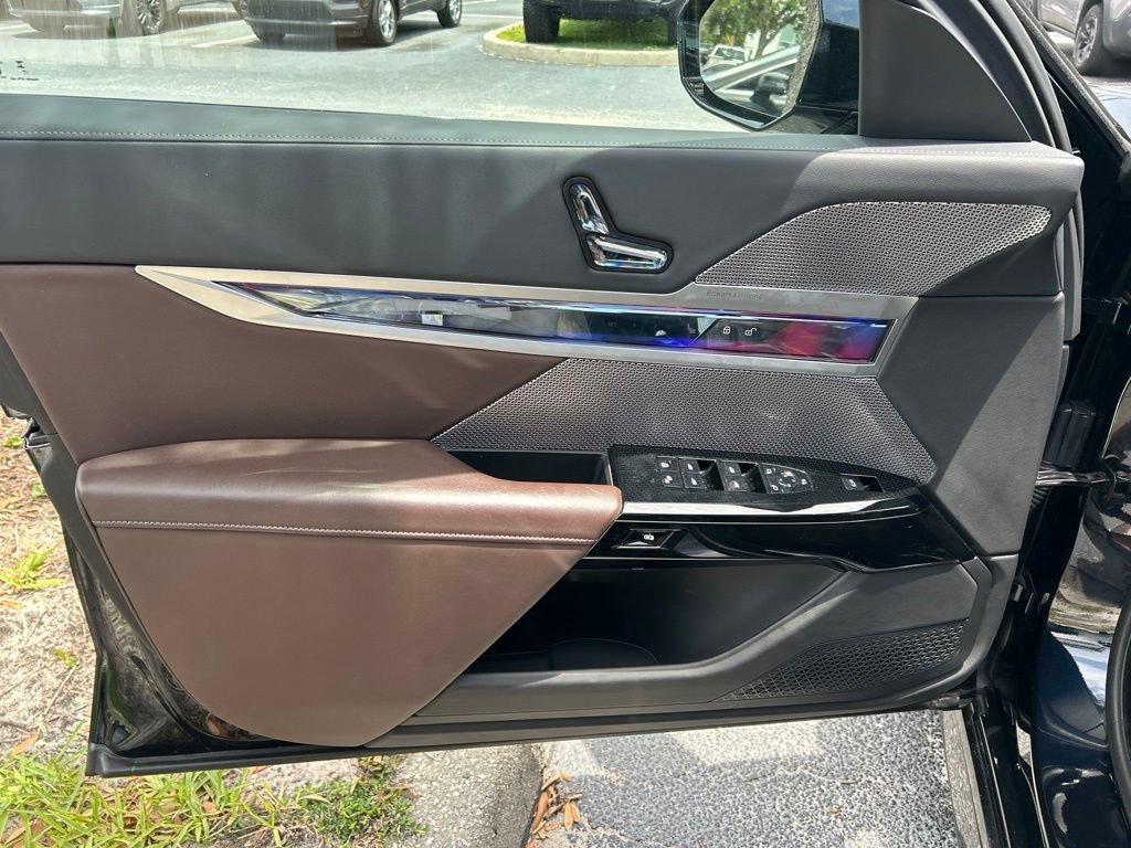 Used 2025 BMW 740i RWD image 16