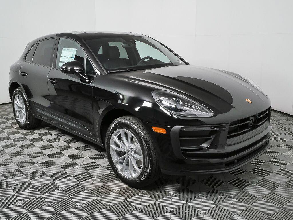 Certified 2026 Porsche Macan AWD/4WD image 25
