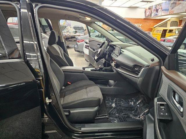 Used 2021 Nissan Rogue SV FWD image 34