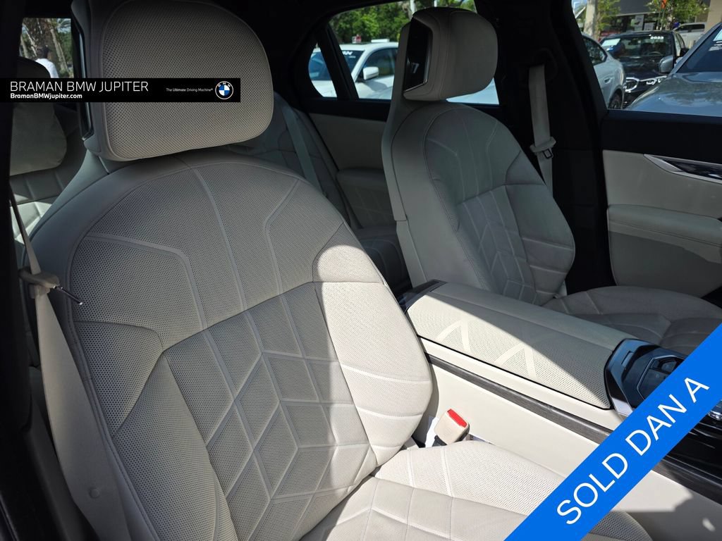 Certified 2023 BMW i7 xDrive60 w/ Parking Assistance Package AWD/4WD image 25