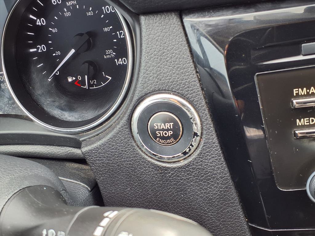 Used 2014 Nissan Rogue SV image 10