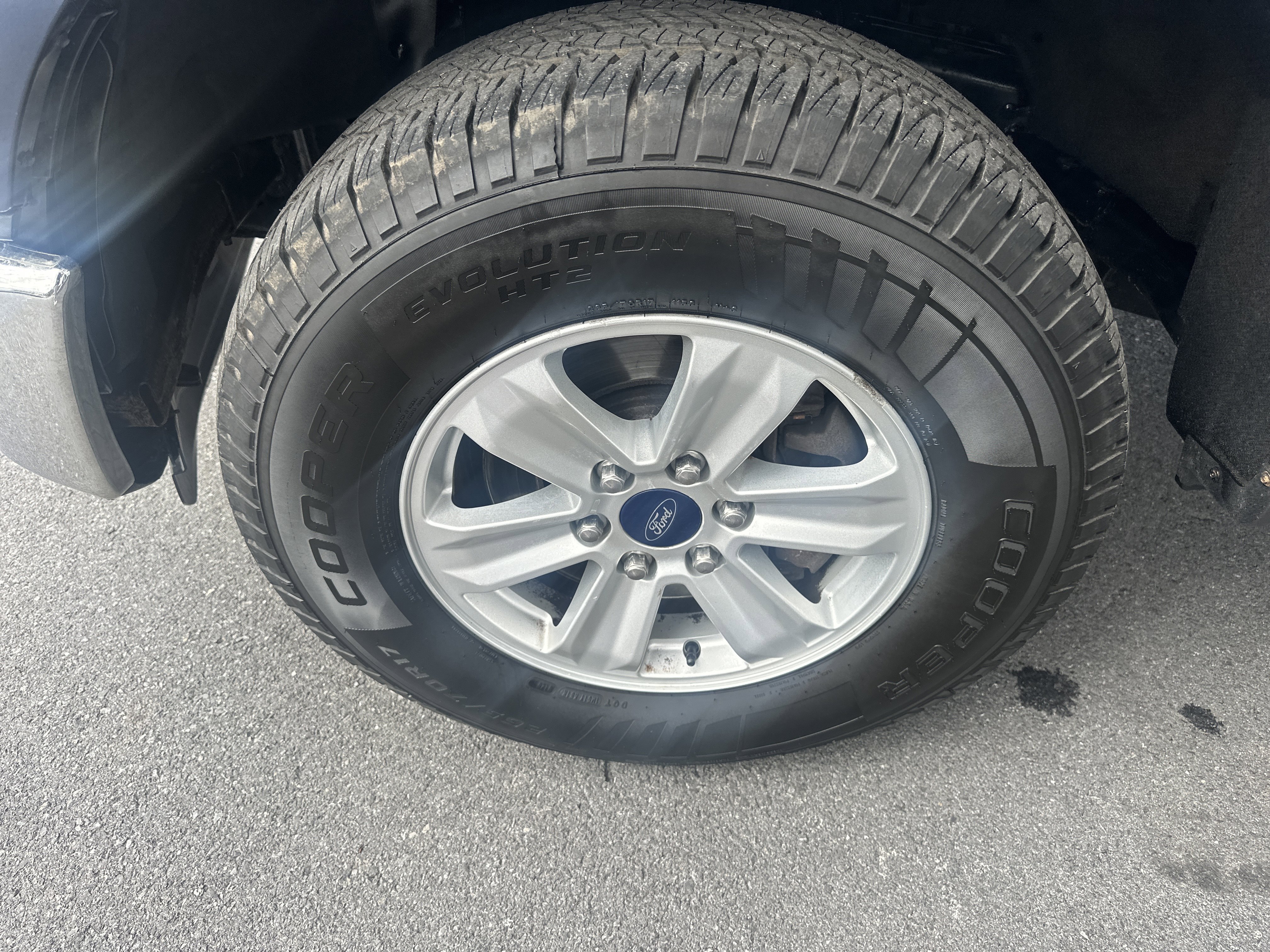 Used 2015 Ford F150 XLT AWD/4WD image 11