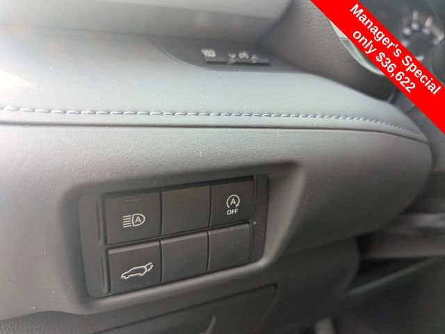 Used 2023 Toyota Highlander XLE image 17