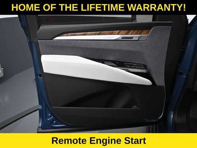 Used 2025 Cadillac Escalade Sport Platinum w/ LPO, Floor Liner Package AWD/4WD image 11