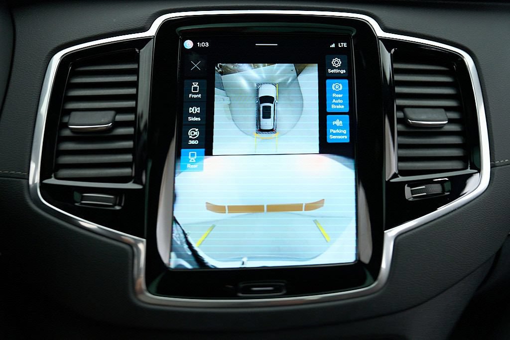 Certified 2024 Volvo XC90 T8 Ultimate AWD/4WD image 32