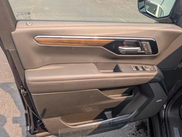 New 2026 Chevrolet Suburban High Country AWD/4WD image 14
