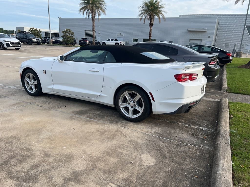 Used 2020 Chevrolet Camaro LT RWD image 5