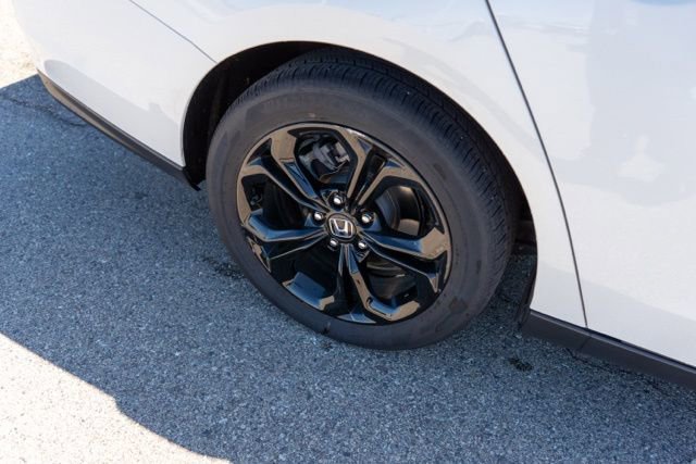 Used 2025 Honda Accord SE image 10