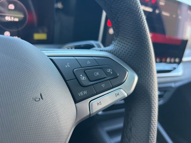 New 2026 Volkswagen Tiguan SE R-Line image 8