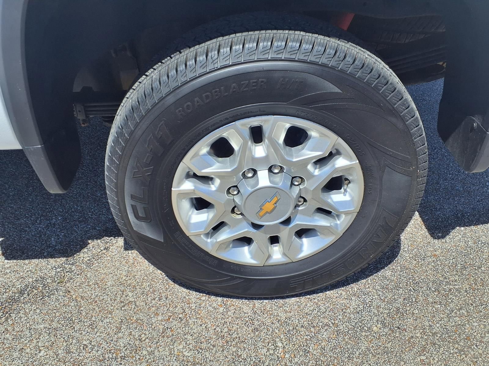 Used 2024 Chevrolet Silverado 2500 LT AWD/4WD image 25