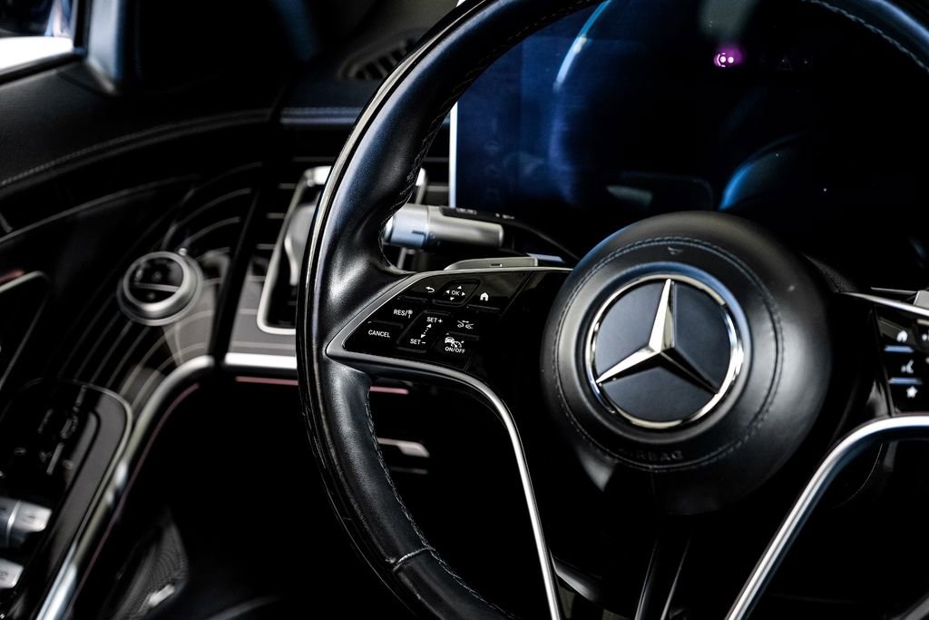 Used 2022 Mercedes-Benz S 580 4MATIC Sedan w/ AMG Line Package image 14