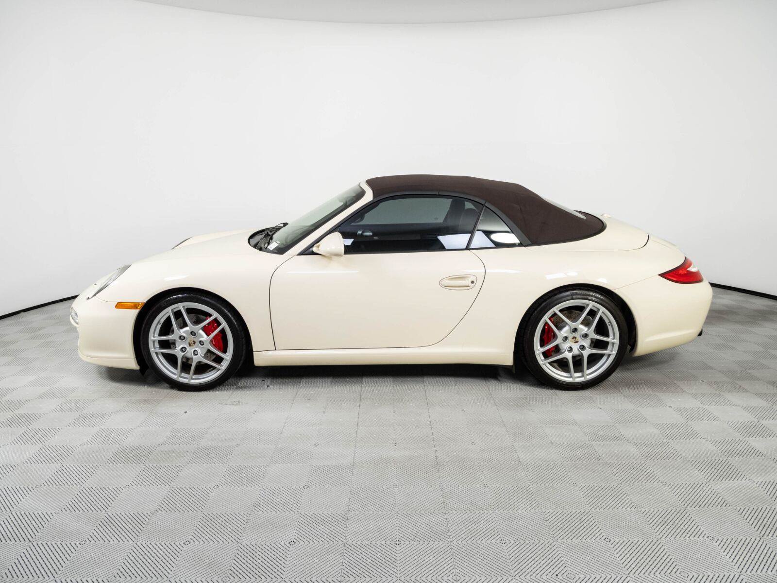 Used 2011 Porsche 911 Carrera S RWD image 32