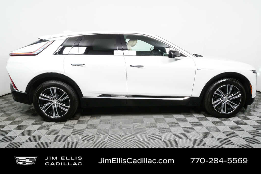 Used 2024 Cadillac Lyriq Luxury w/ Nappa Leather Package AWD/4WD image 2