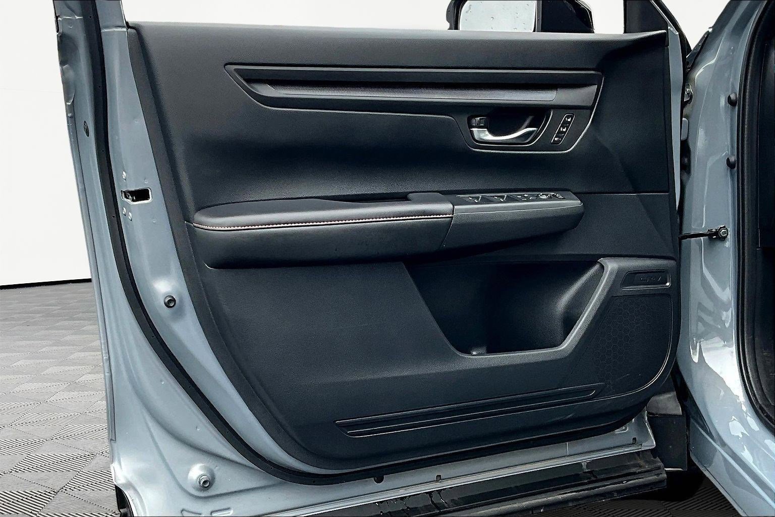 Used 2025 Honda CR-V Sport-L image 19