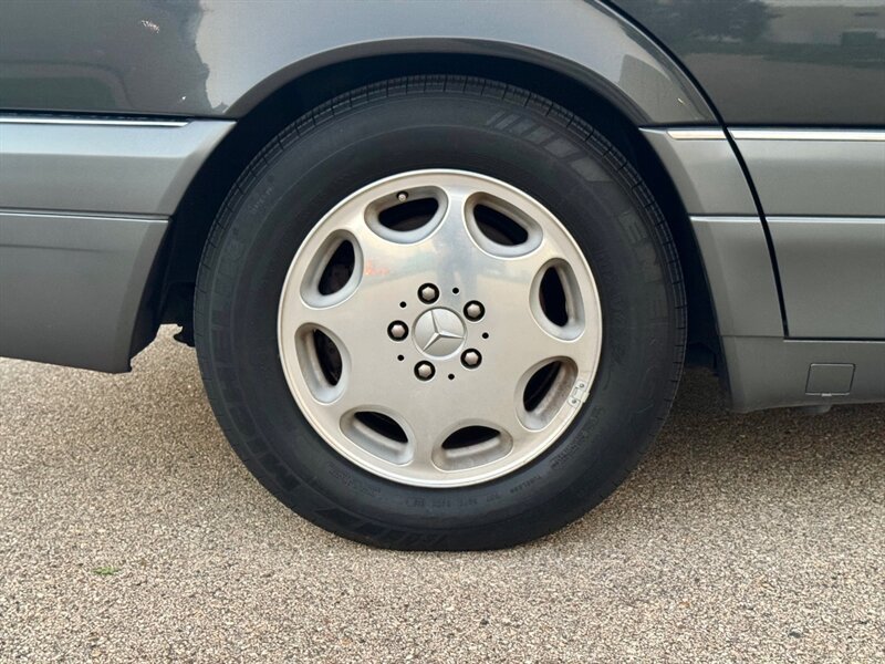 Used 1995 Mercedes-Benz S 600 Sedan image 40