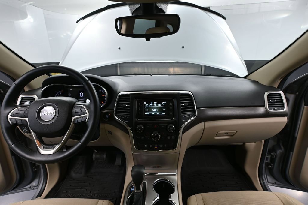 Used 2017 Jeep Grand Cherokee Laredo w/ Quick Order Package 23E AWD/4WD image 26