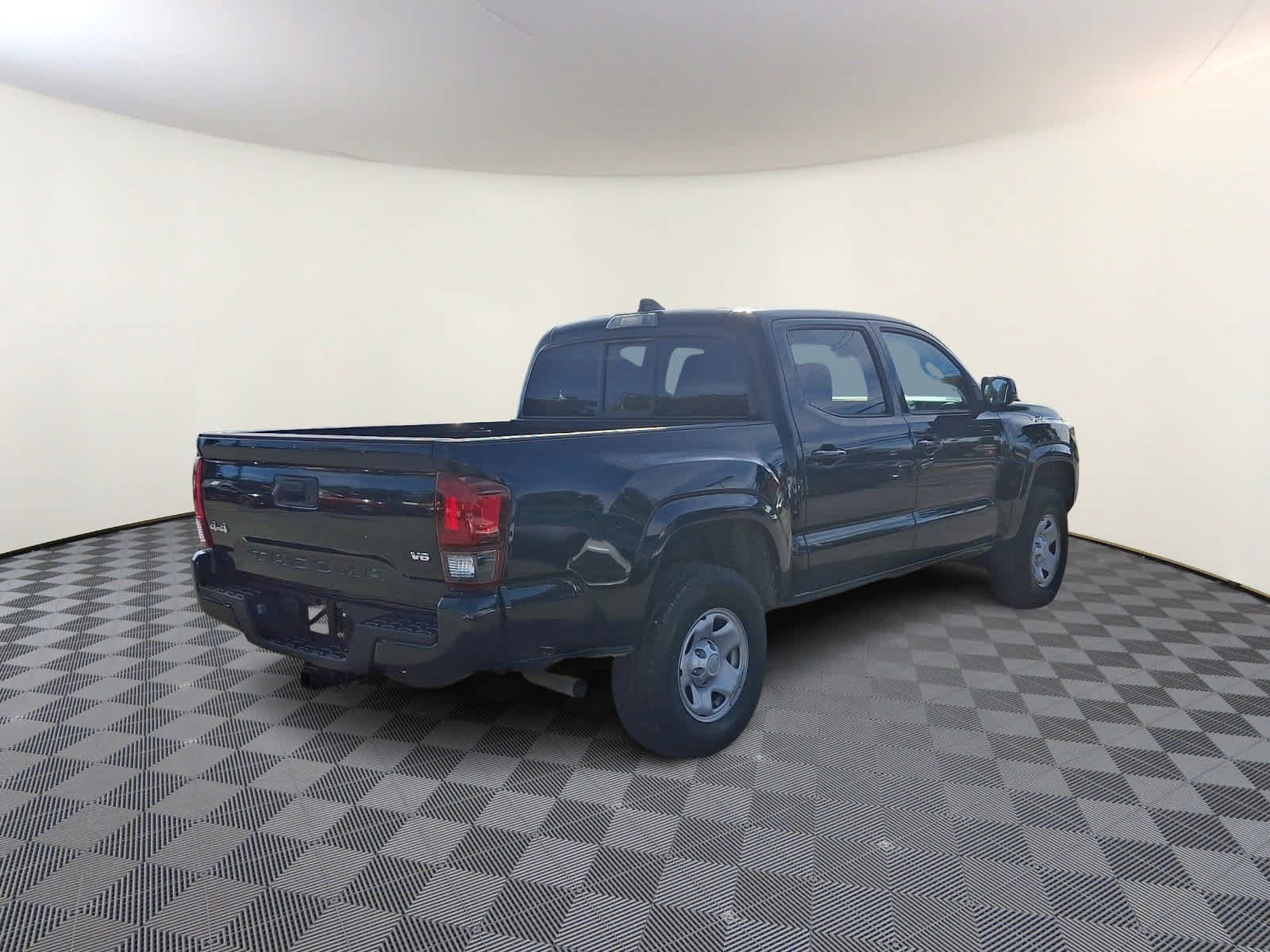 Certified 2022 Toyota Tacoma SR AWD/4WD image 5