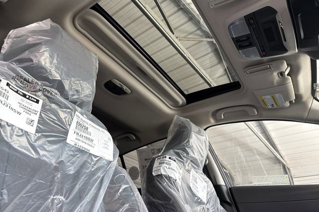 Used 2025 Subaru Crosstrek 2.5i Limited w/ Crosstrek Mirror Package image 15