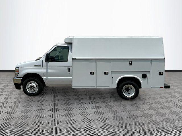 New 2025 Ford E-350 and Econoline 350 Super Duty w/ Power Equipment Group RWD image 3