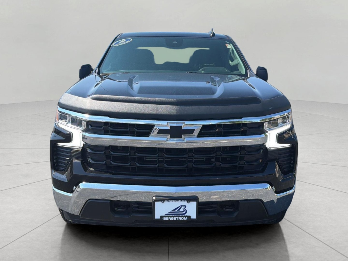 Used 2025 Chevrolet Silverado 1500 LT AWD/4WD image 11