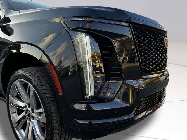 Used 2025 Cadillac Escalade ESV Sport w/ Touring Package AWD/4WD image 11
