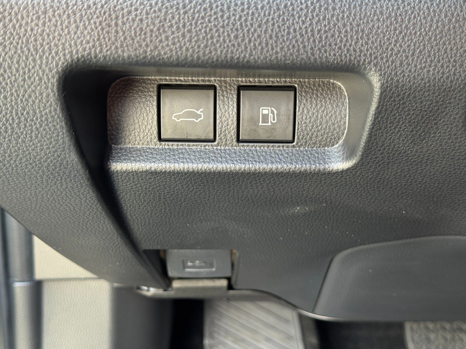 Used 2024 Toyota Crown AWD/4WD image 18