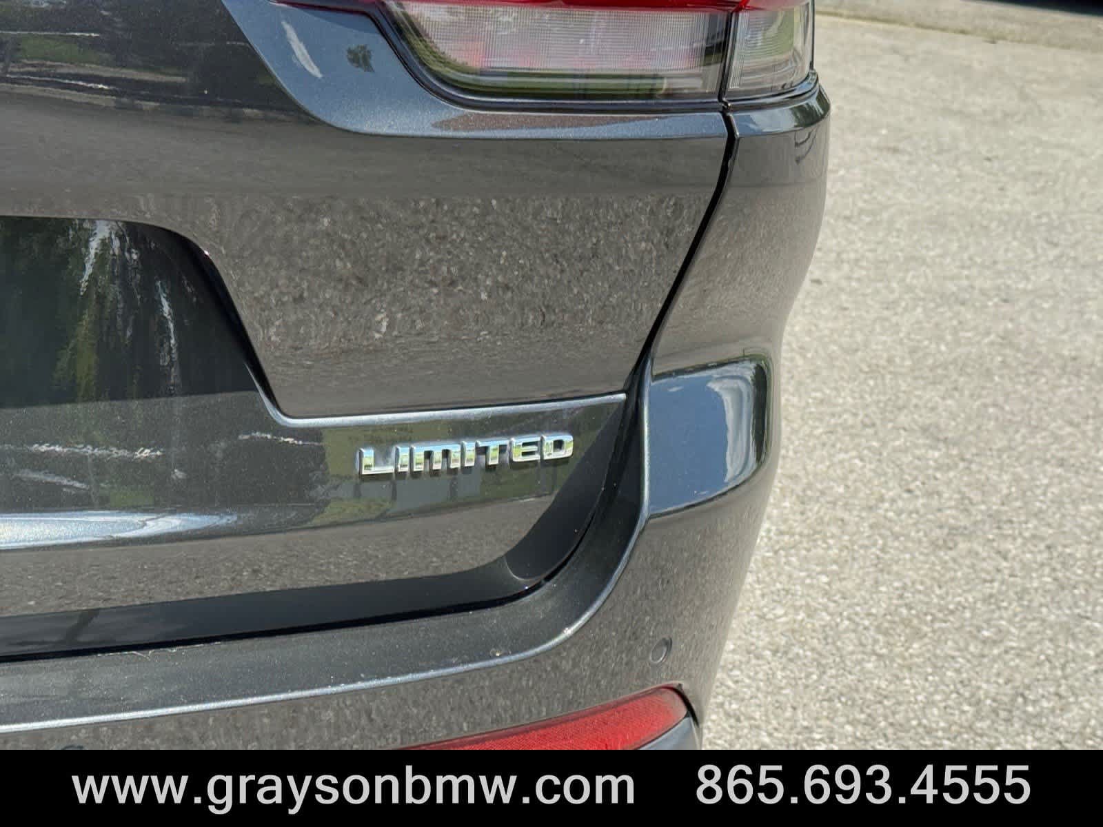 Used 2022 Jeep Grand Cherokee L Limited AWD/4WD image 12