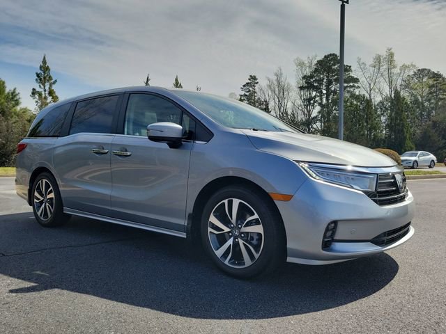 Certified 2024 Honda Odyssey Touring image 3