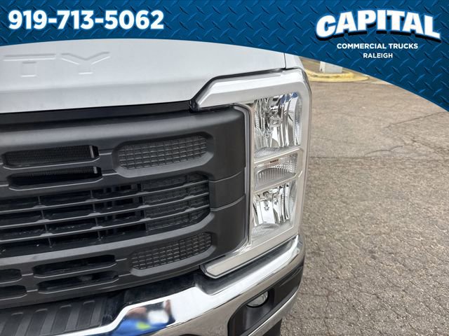 New 2026 Ford F250 XL w/ XL Chrome Package image 11