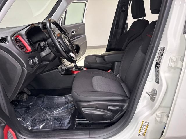 Used 2018 Jeep Renegade Trailhawk w/ Cold Weather Group II AWD/4WD image 12
